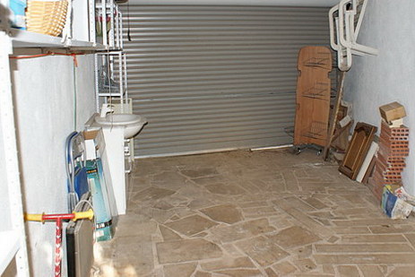 garage villa estrella blca