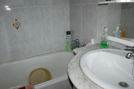 Salle-de-bains avec baignoire, rez-de-chaussée, maison Plenamar, Benicarlo
